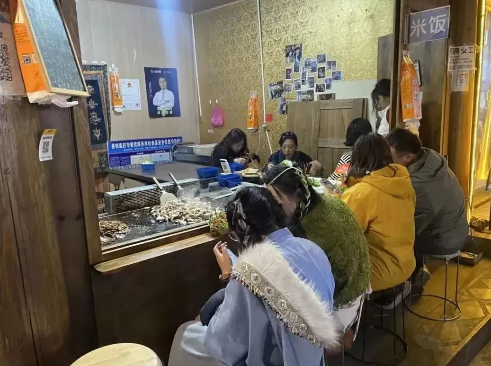 日收入可达万元？揭秘旅拍行业背后乱象-第2张图片-