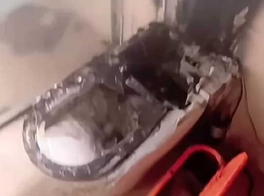 惠州一女子家中智能马桶爆炸致水浸-第1张图片-