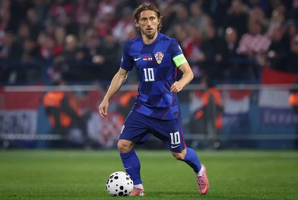 体坛联播｜荷兰4比0大胜芬兰，法罗群岛爆冷击败捷克-第6张图片-