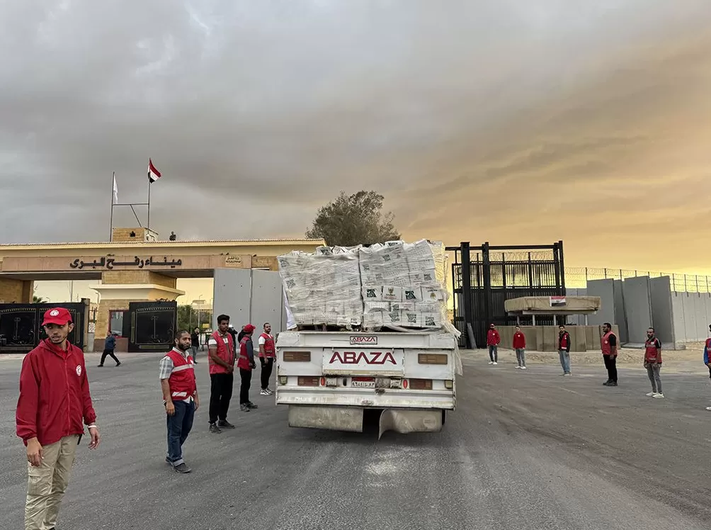 加沙停火·第1现场｜时隔6个月，燃料物资卡车首次进入加沙-第10张图片-