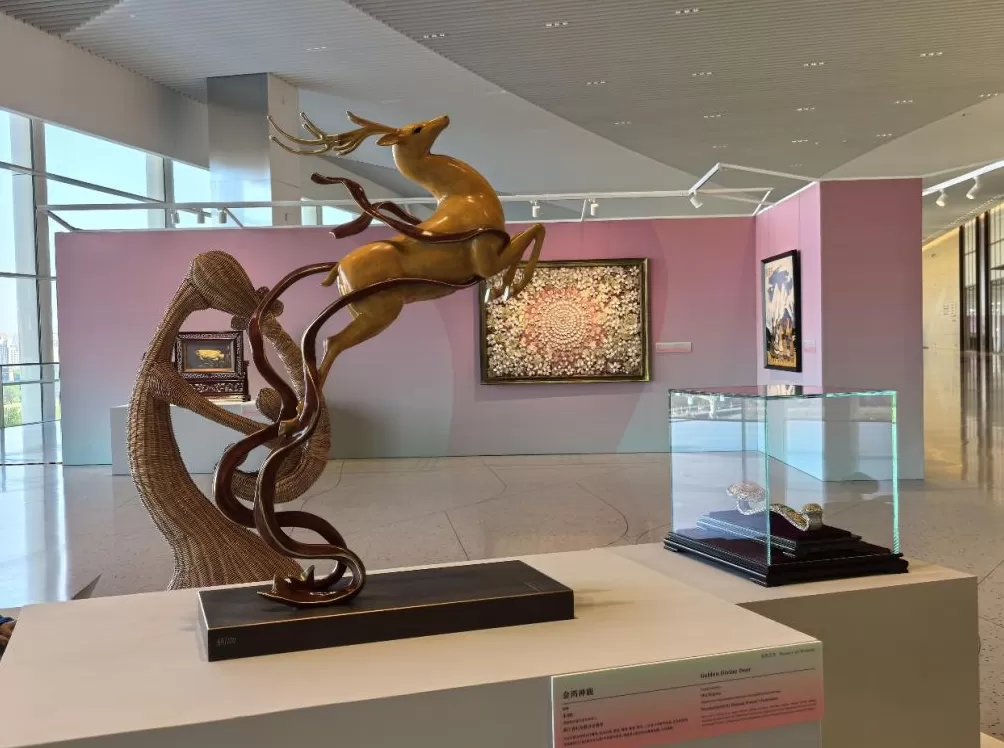 46件非遗佳作亮相2025全球妇女峰会女性主题特展-第1张图片-