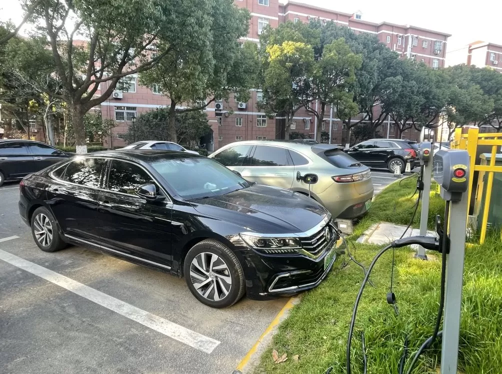 辖区95%住宅楼龄超20年，上海这个街道为物业服务“开良方”-第1张图片-