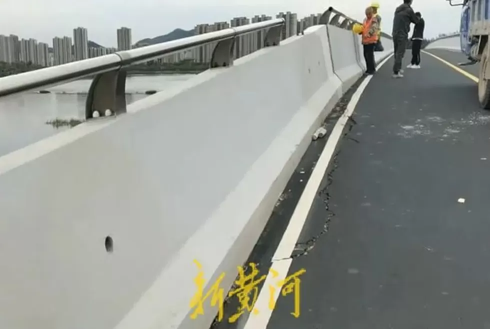 唐山迁西一新建桥梁疑似移位下沉，施工人员：先排查，明确原因后维修-第4张图片-