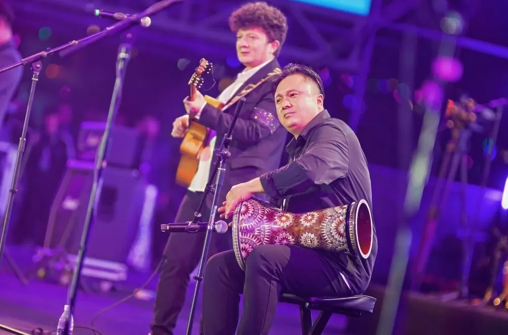 在帕米尔高原星空下，品冠平安唱响沪喀同心新篇章-第4张图片-