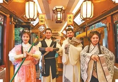 央媒聚焦网红城市居民的喜悦与烦恼：家门口成打卡地，考验城市治理能力-第2张图片-