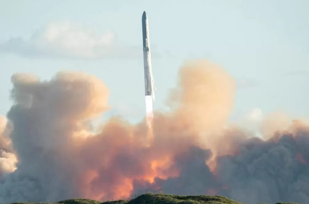 美“星舰”第11次试飞成功着陆完成关键回收测试-第1张图片-