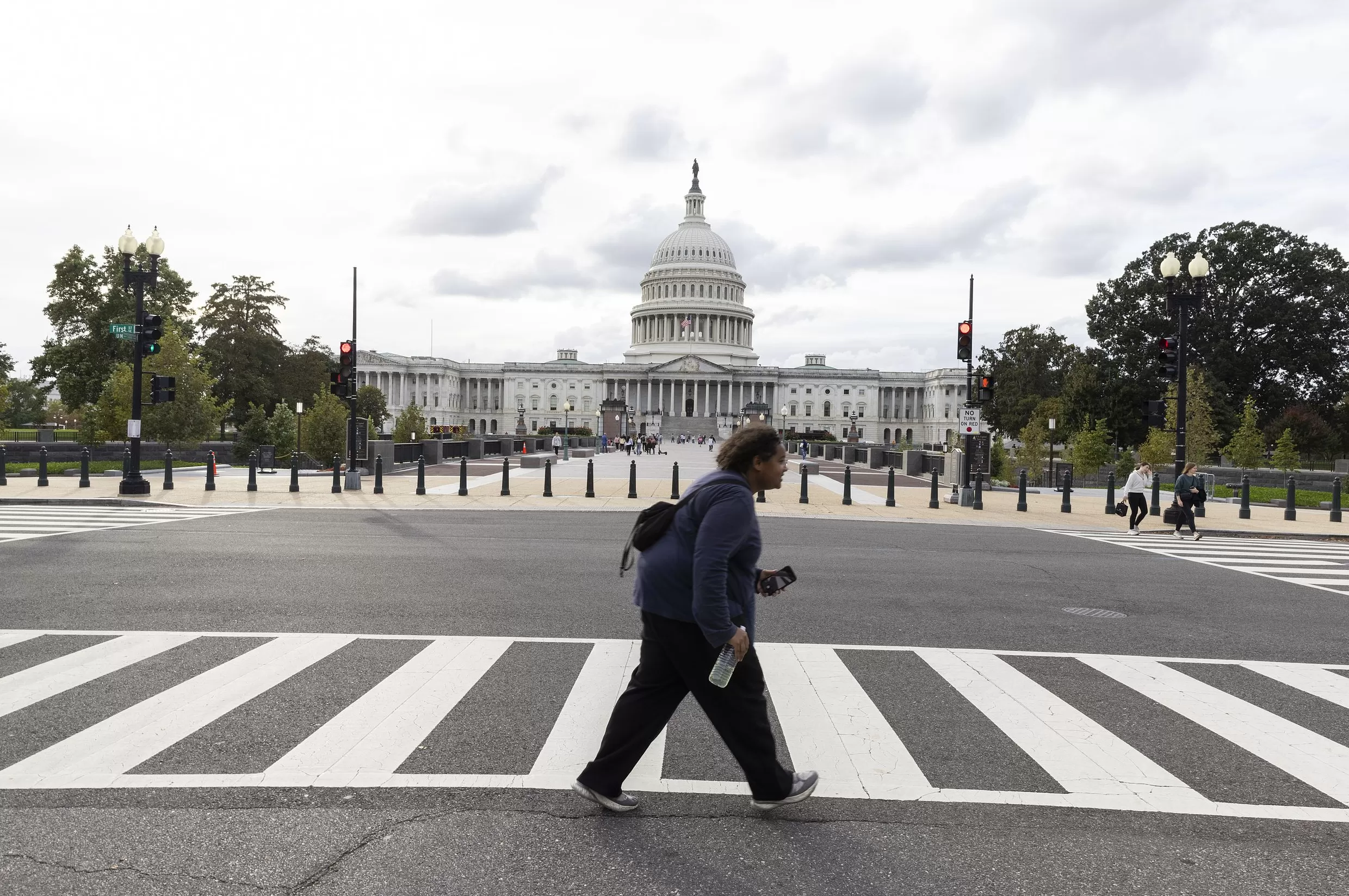 “情况越来越严重”！美国政府停摆开始影响民众生活-第1张图片-