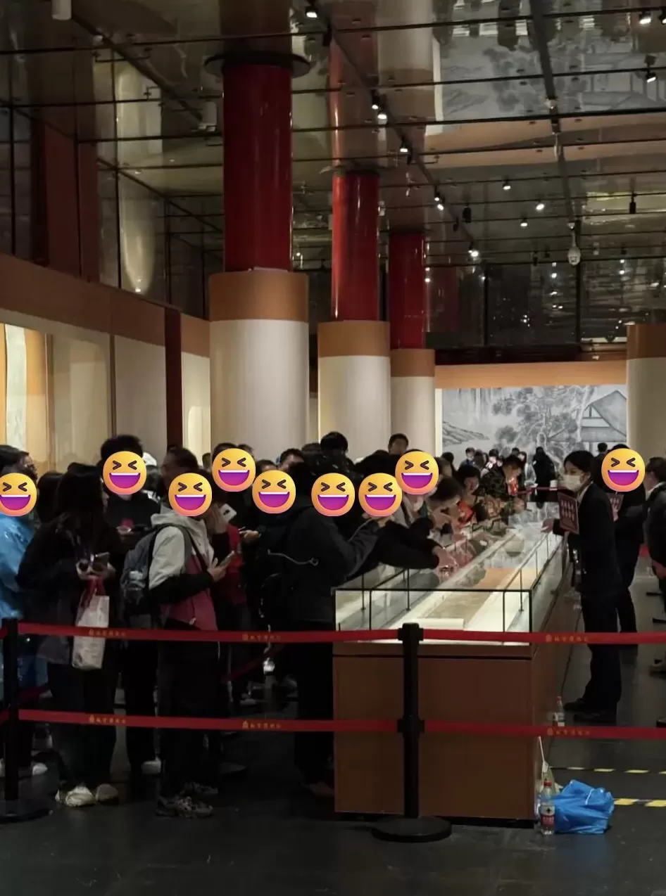 在故宫排队10小时不吃不喝不上厕所，结果《清明上河图》只能看两眼就被赶着走？-第12张图片-