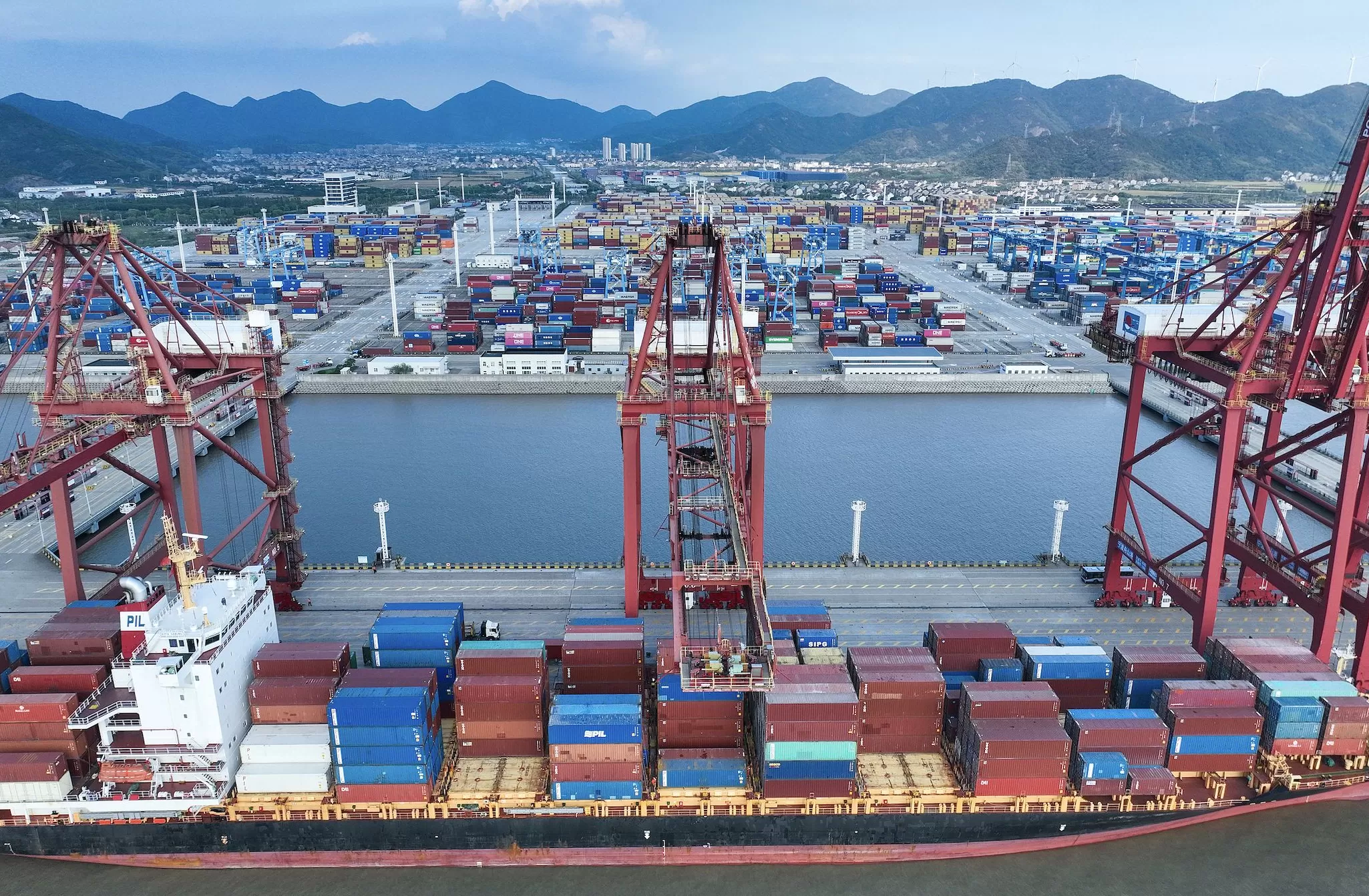 今起正式实施，中方对美船舶收取特别港务费-第1张图片-