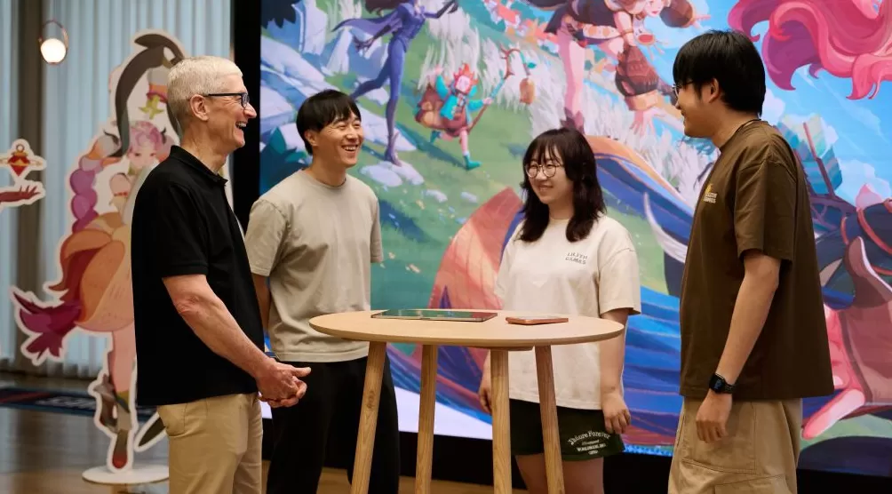 苹果CEO库克上海两日行：看LABUBU，首次“直播带货”，直言“太爱中国人和中国文化”-第1张图片-