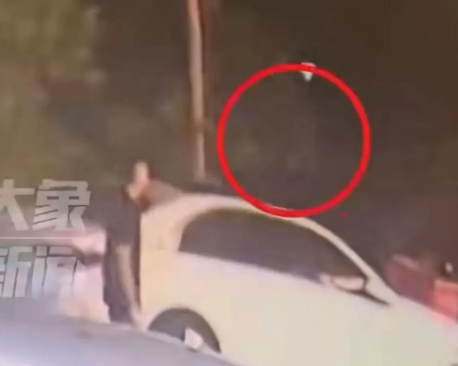 6人开奔驰去餐馆消费370元逃单，“追出去只扫了50元，司机驾车跑了，3人下车分头逃”，老板：已报警，还未给钱-第1张图片-