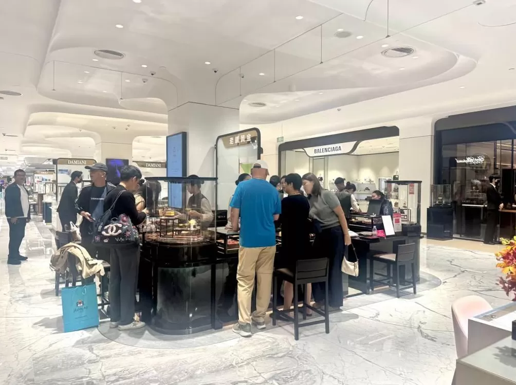 消费一线观察：金价这么高，到底谁在买？-第4张图片-