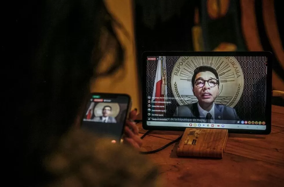 政局动荡，总统远走……这个东非岛国正在经历什么-第2张图片-