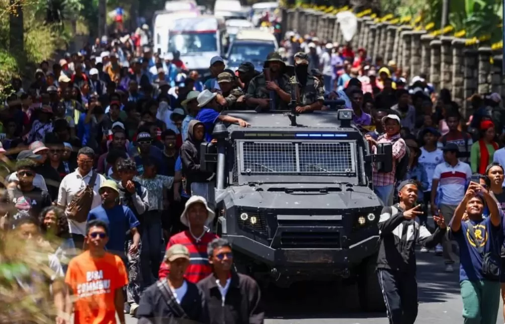 政局动荡，总统远走……这个东非岛国正在经历什么-第3张图片-