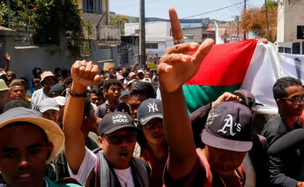 政局动荡，总统远走……这个东非岛国正在经历什么-第4张图片-