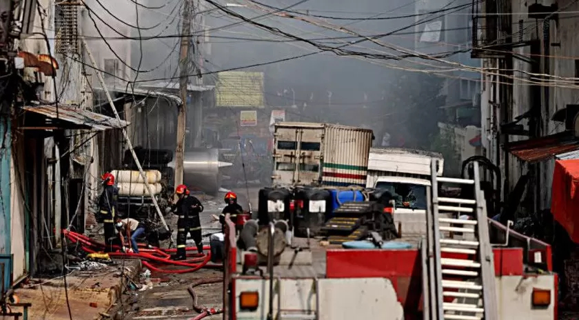 孟加拉国达卡市一大楼起火，至少16人死亡-第1张图片-