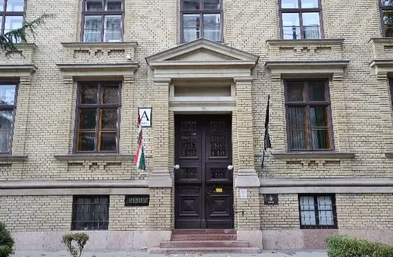 诺贝尔文学奖｜在布达佩斯寻找拉斯洛与匈牙利文学的孤独荣光-第2张图片-