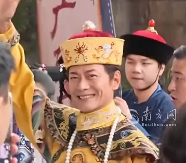 知名女演员被曝在景区打工，网友：真和当年一样-第4张图片-