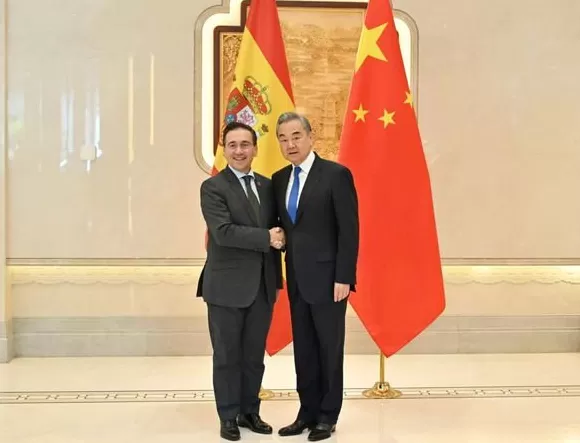 王毅同西班牙外交大臣阿尔瓦雷斯会谈-第2张图片-