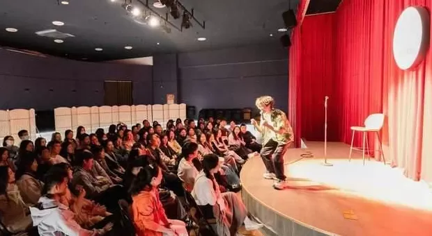 脱口秀，一个可能比AI增长更快的行业-第1张图片-