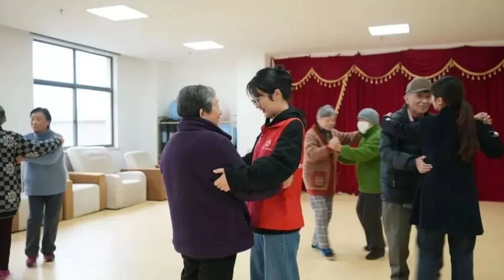 00后住进养老院：月租300元，和奶奶跨代共居-第1张图片-