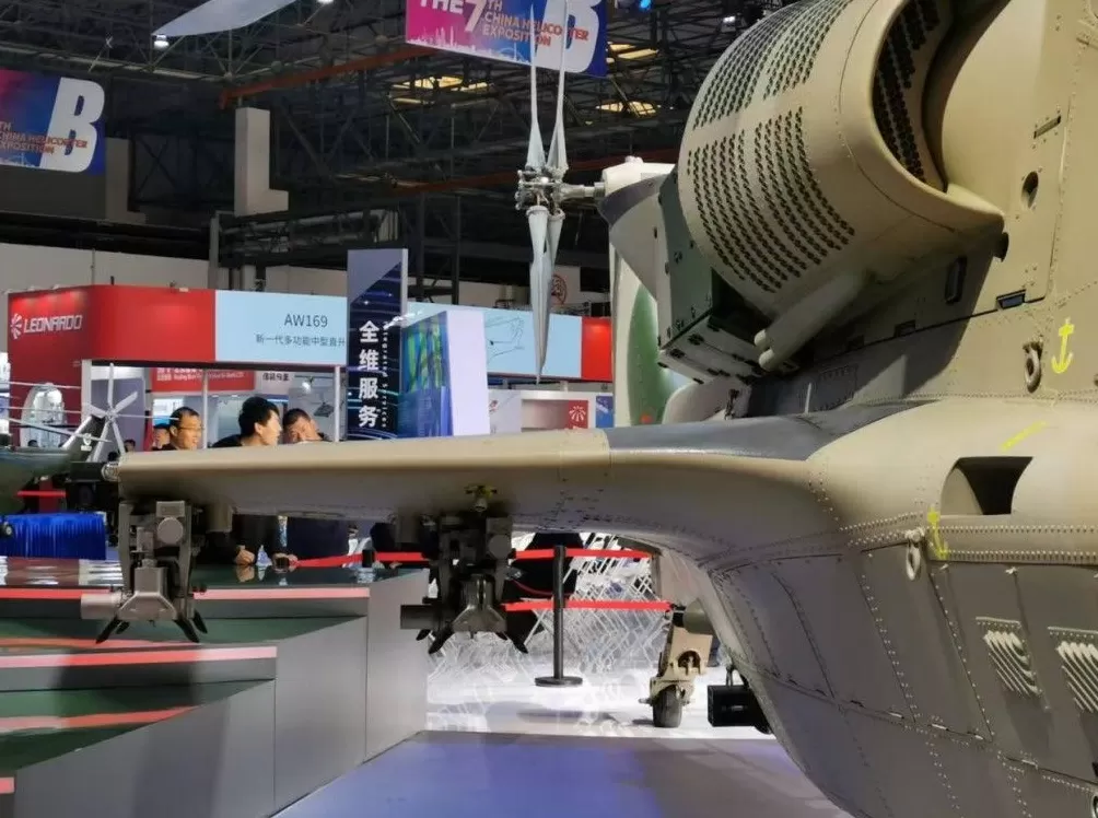 多图｜更强“霹雳火”：直-10ME武装直升机亮相天津直博会-第4张图片-