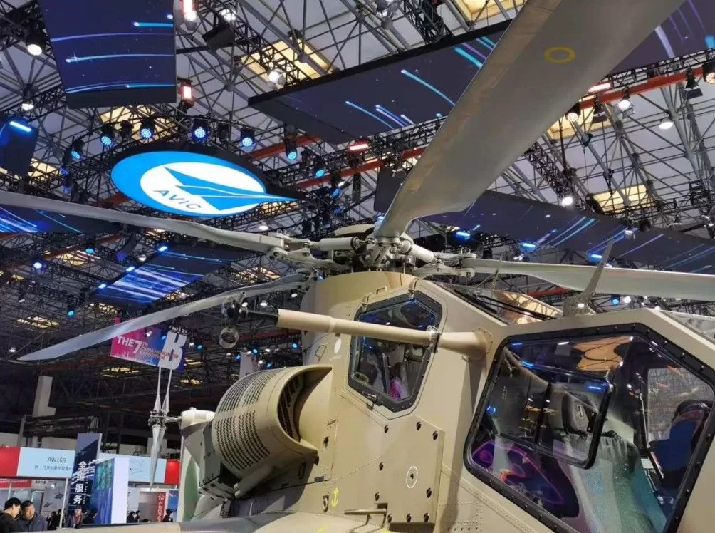 多图｜更强“霹雳火”：直-10ME武装直升机亮相天津直博会-第5张图片-