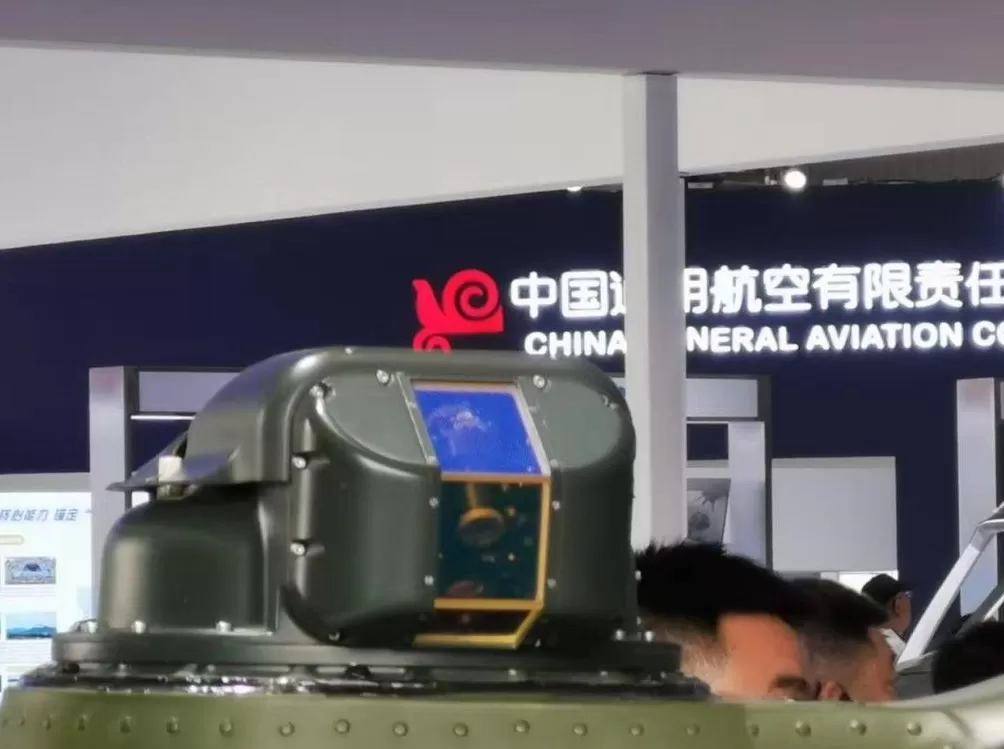 多图｜更强“霹雳火”：直-10ME武装直升机亮相天津直博会-第7张图片-