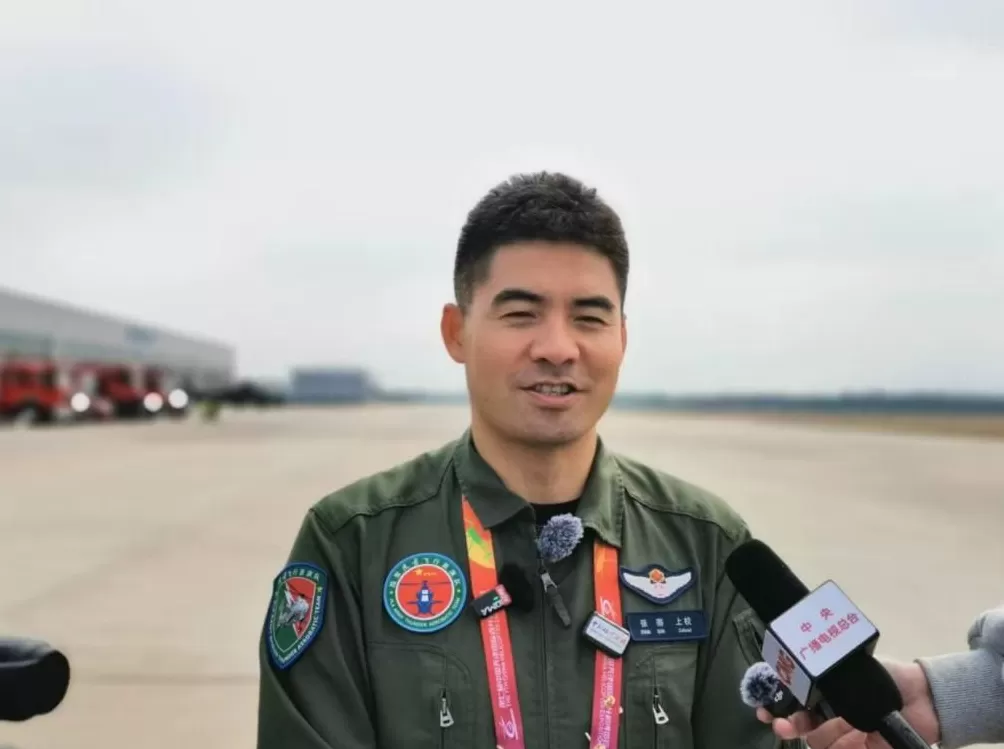 直-20T首次亮相直博会，飞行员：该机增加武器配置，作战能力更强-第2张图片-