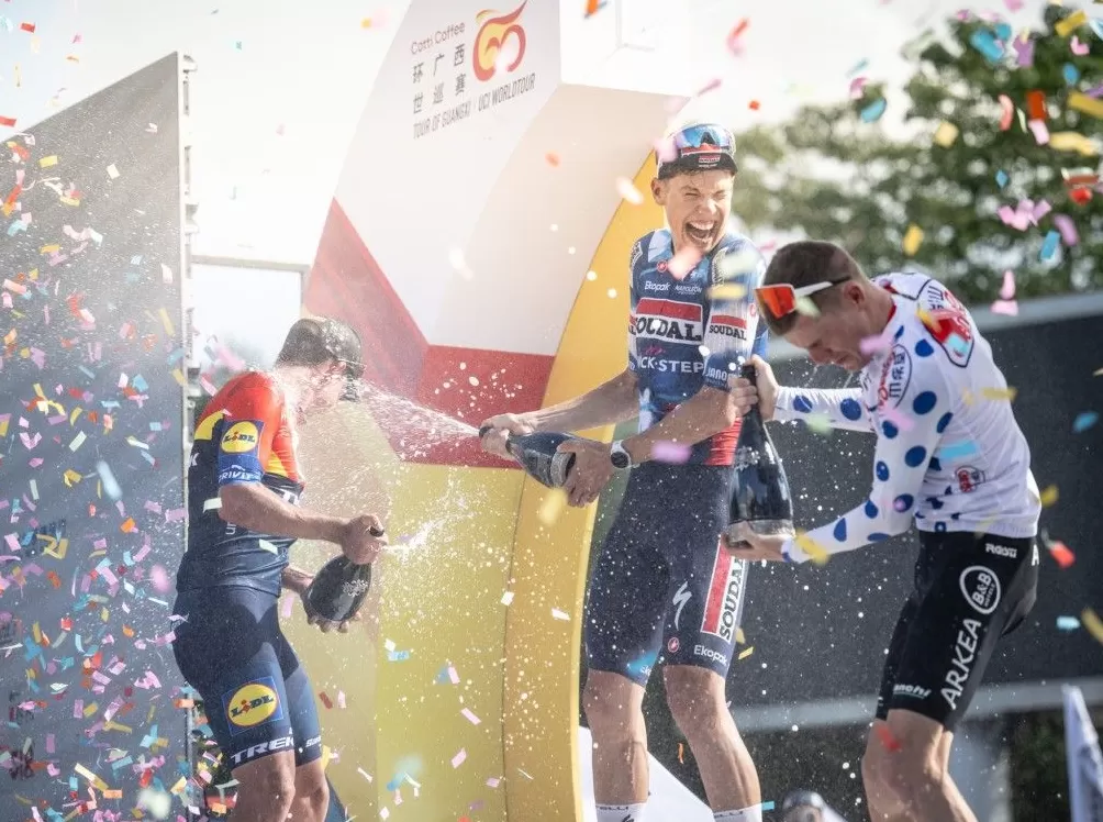 马尼耶上演环广西“三连庄”，爱上共享电单车安利家人游广西-第5张图片-