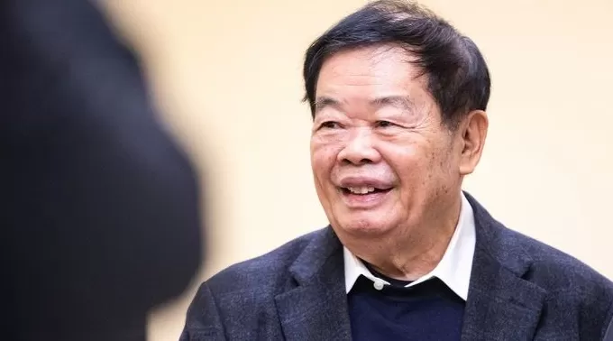 福耀玻璃董事长曹德旺辞职，其子曹晖接班-第1张图片-