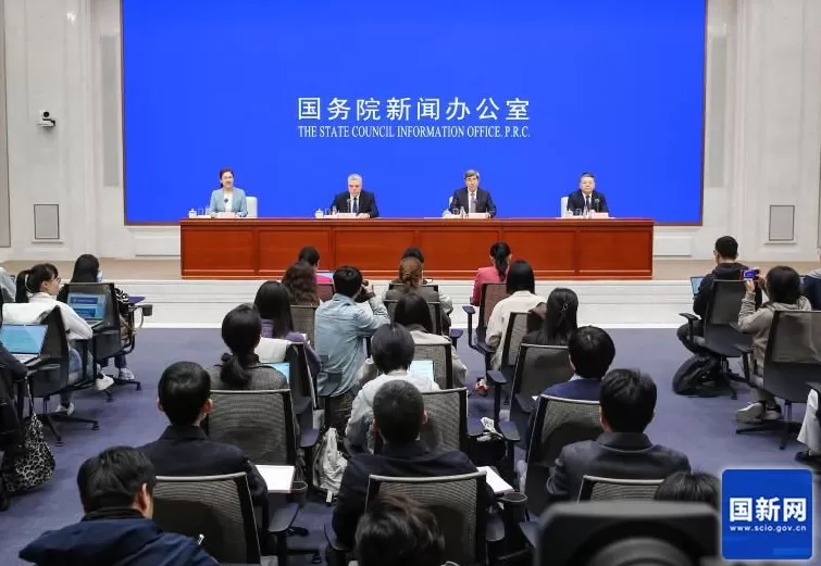 中央精神文明办专职副主任胡凯红，点赞一对广东新人-第4张图片-