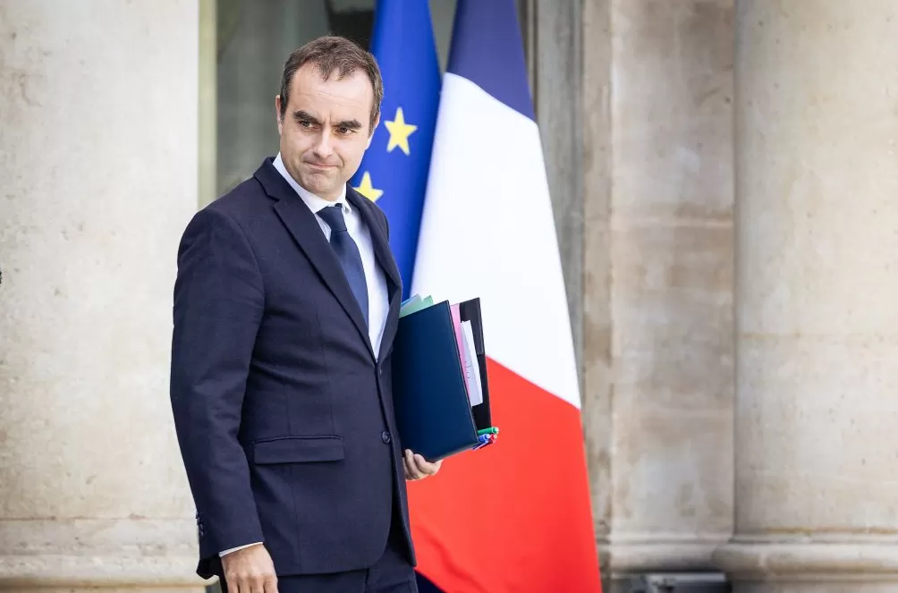 权力“跷跷板”摆荡，法国政坛如何走出惊魂“十月围城”-第4张图片-