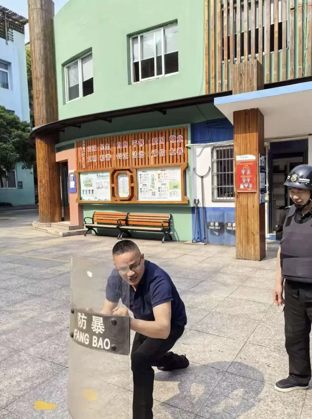 勇救落水儿童的英雄高武被追记二等功，家属已收到抚恤金-第3张图片-