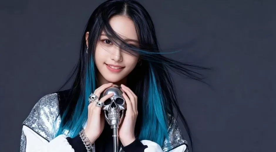 一个流量女歌手，和她的幕后操控者-第3张图片-