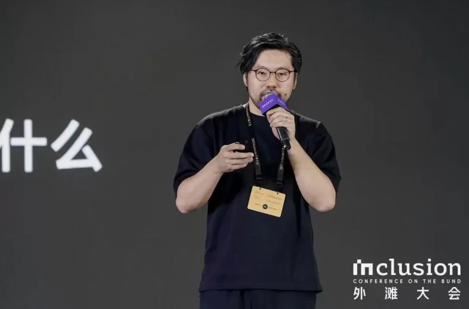 一个流量女歌手，和她的幕后操控者-第5张图片-