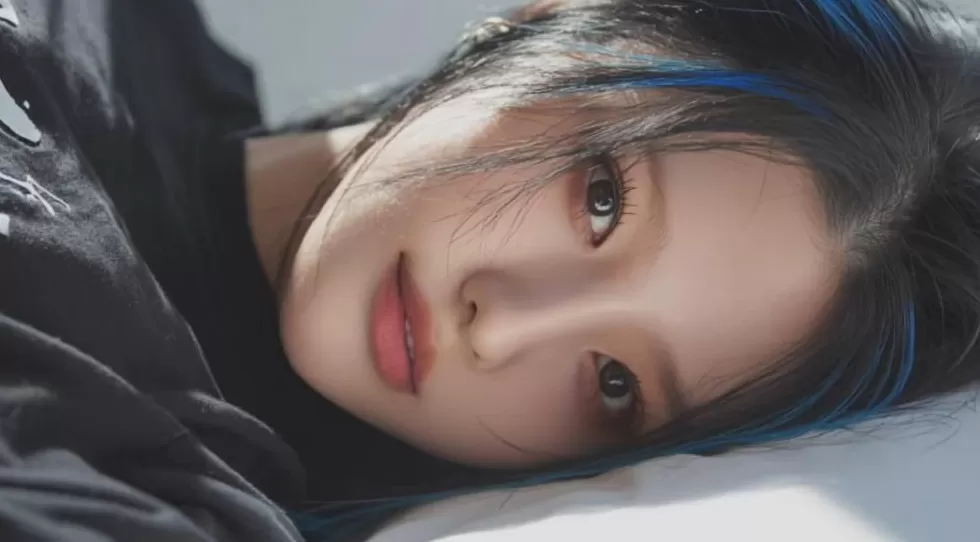 一个流量女歌手，和她的幕后操控者-第8张图片-