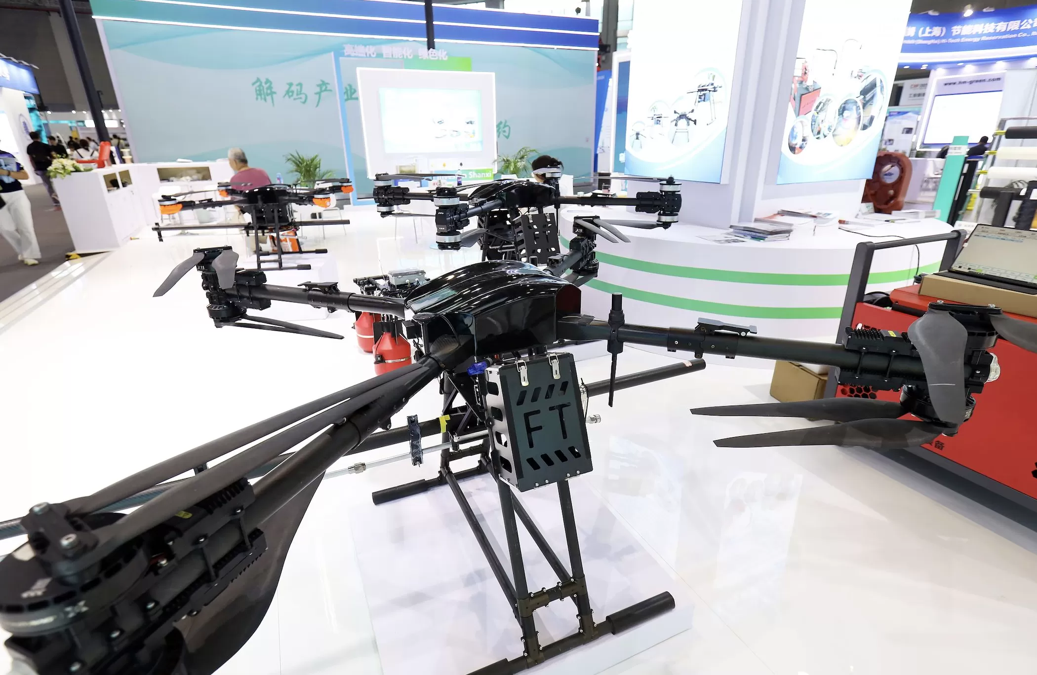 前三季度新兴产业表现抢眼，无人机制造销售收入同比大增近七成-第1张图片-