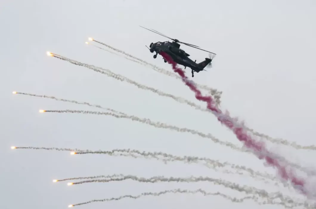 第1现场｜首秀惊艳直博会：直20T和直20有什么区别？-第5张图片-