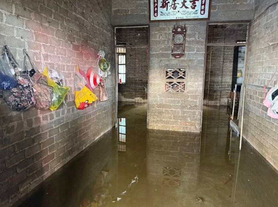 广西百色，洪水浸泡村庄已经长达10天-第2张图片-
