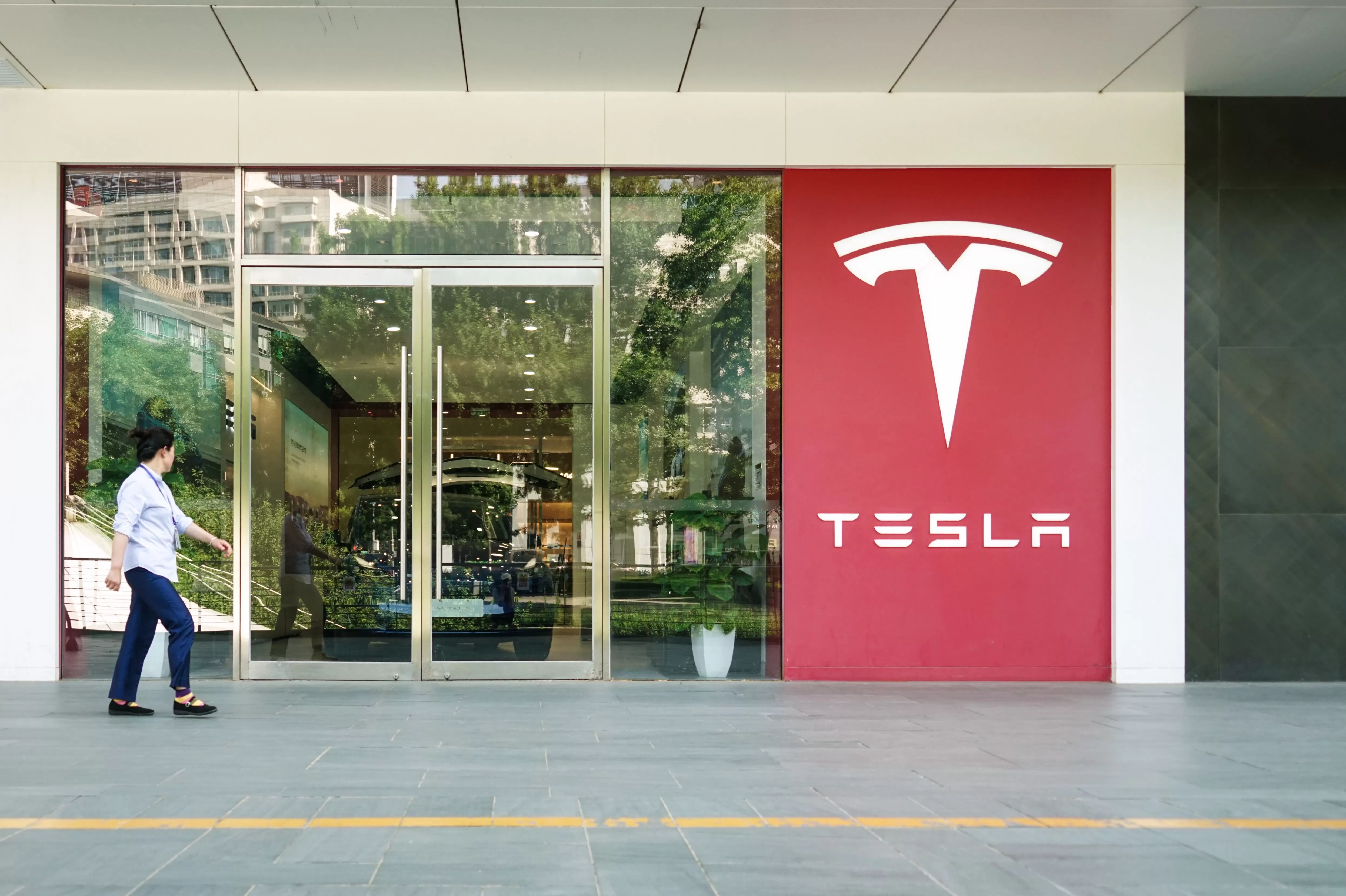 特斯拉季度交付量创历史纪录，电动化转型是否迎来拐点？-第1张图片-