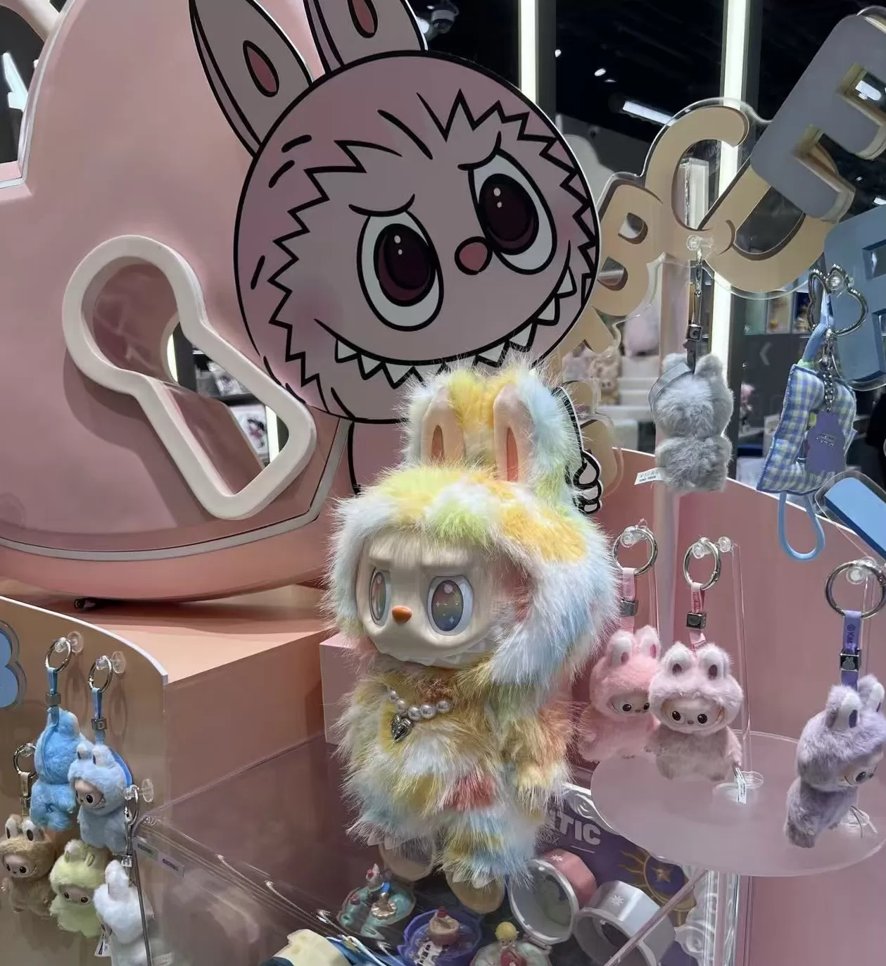 LABUBU向村上隆靠拢，是保持人气的好办法吗？-第7张图片-