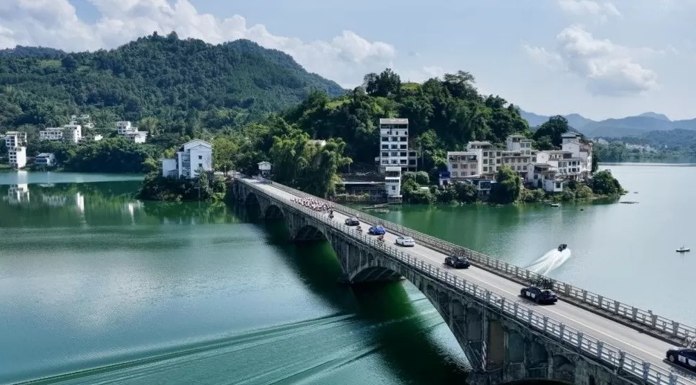 马尼耶4连胜创纪录，环广西世巡赛仍是“独角戏”-第3张图片-