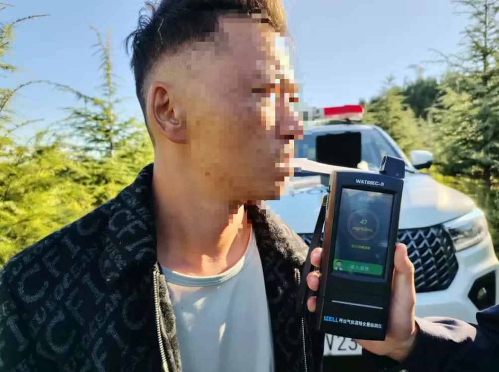 男子六天内两次酒驾在同一路段被查欲“找关系”，民警：找谁都没有用-第1张图片-