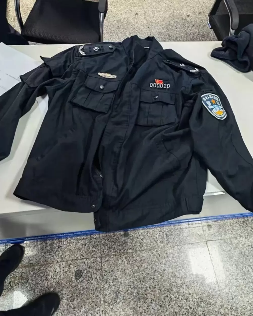 一男子身穿制服自称“省厅领导”，走进派出所“指导工作”，警方：行政拘留！-第2张图片-