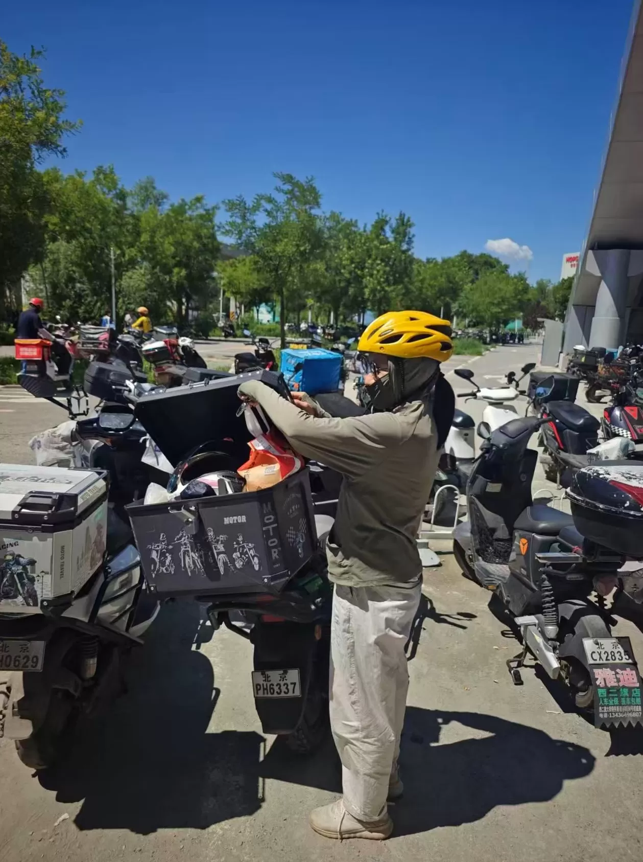 闯入男性世界的外卖女骑手，在夹缝中寻找生活的掌控感 | 专访-第4张图片-