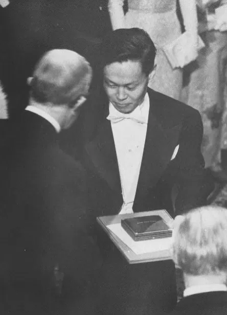 杨振宁先生生平-第8张图片-