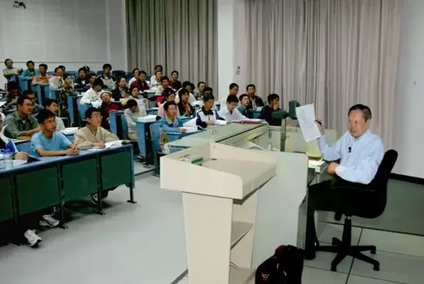 中国科协悼念杨振宁：家训“有生应记国恩隆”，他以一生践行-第2张图片-