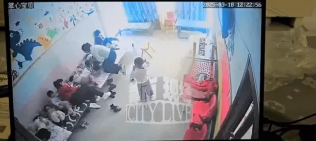 辽宁一幼儿园被指15天虐童上千次，4名老师被拘留，家长称孩子已精神障碍！当地回应-第2张图片-