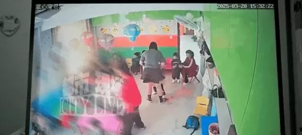 辽宁一幼儿园被指15天虐童上千次，4名老师被拘留，家长称孩子已精神障碍！当地回应-第1张图片-